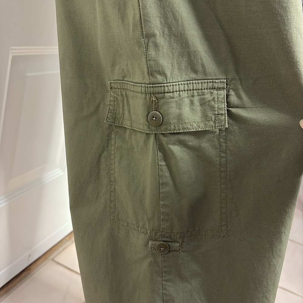 St. John's Bay Olive Green Hi Rise Pret Belted Wide Leg Utility Capris. Size 12 - Picture 5 of 14